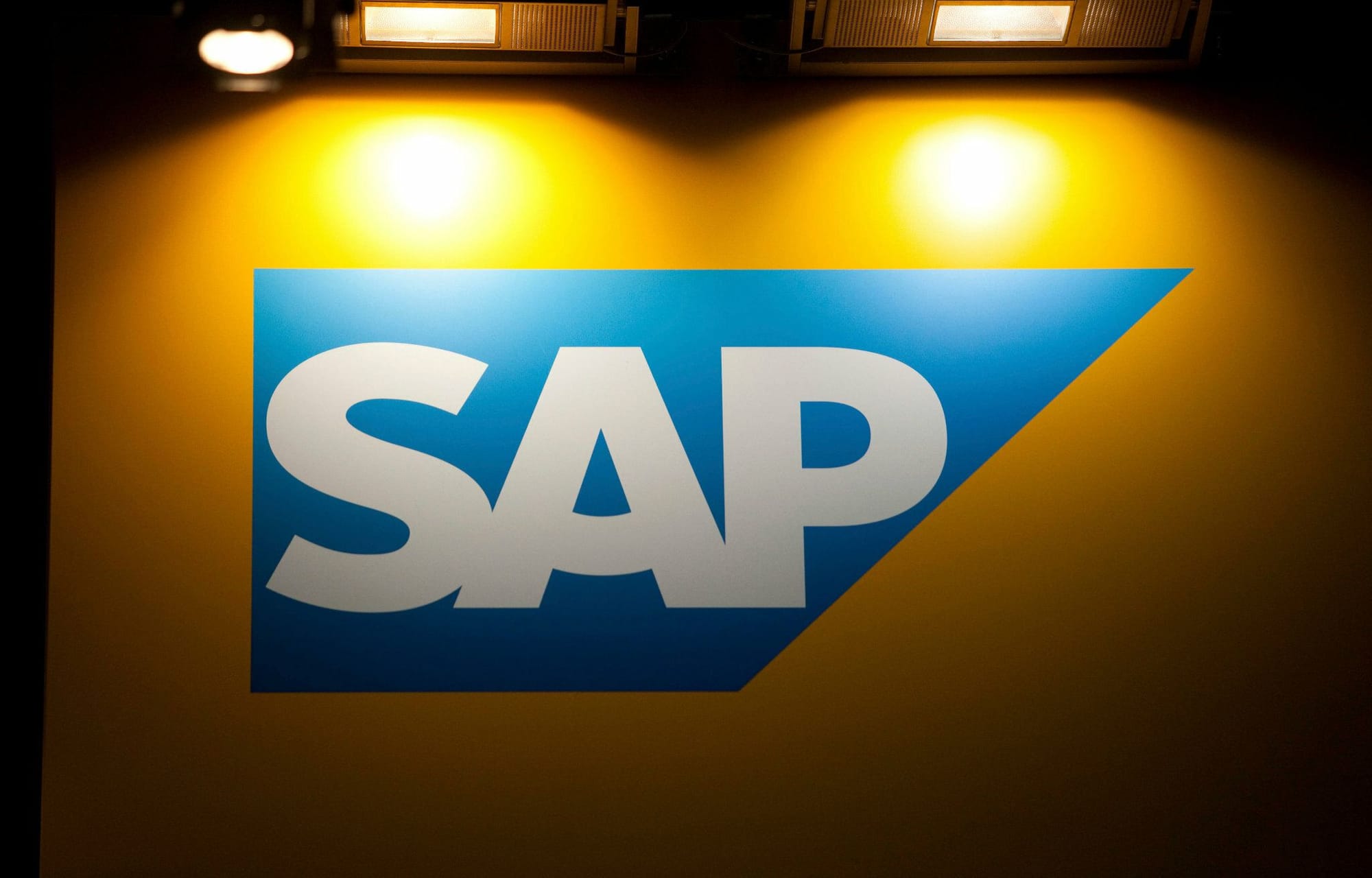 Was wäre aus 10.000 € in SAP geworden? – Eine BörsenSnack-Zeitreise für Anleger
