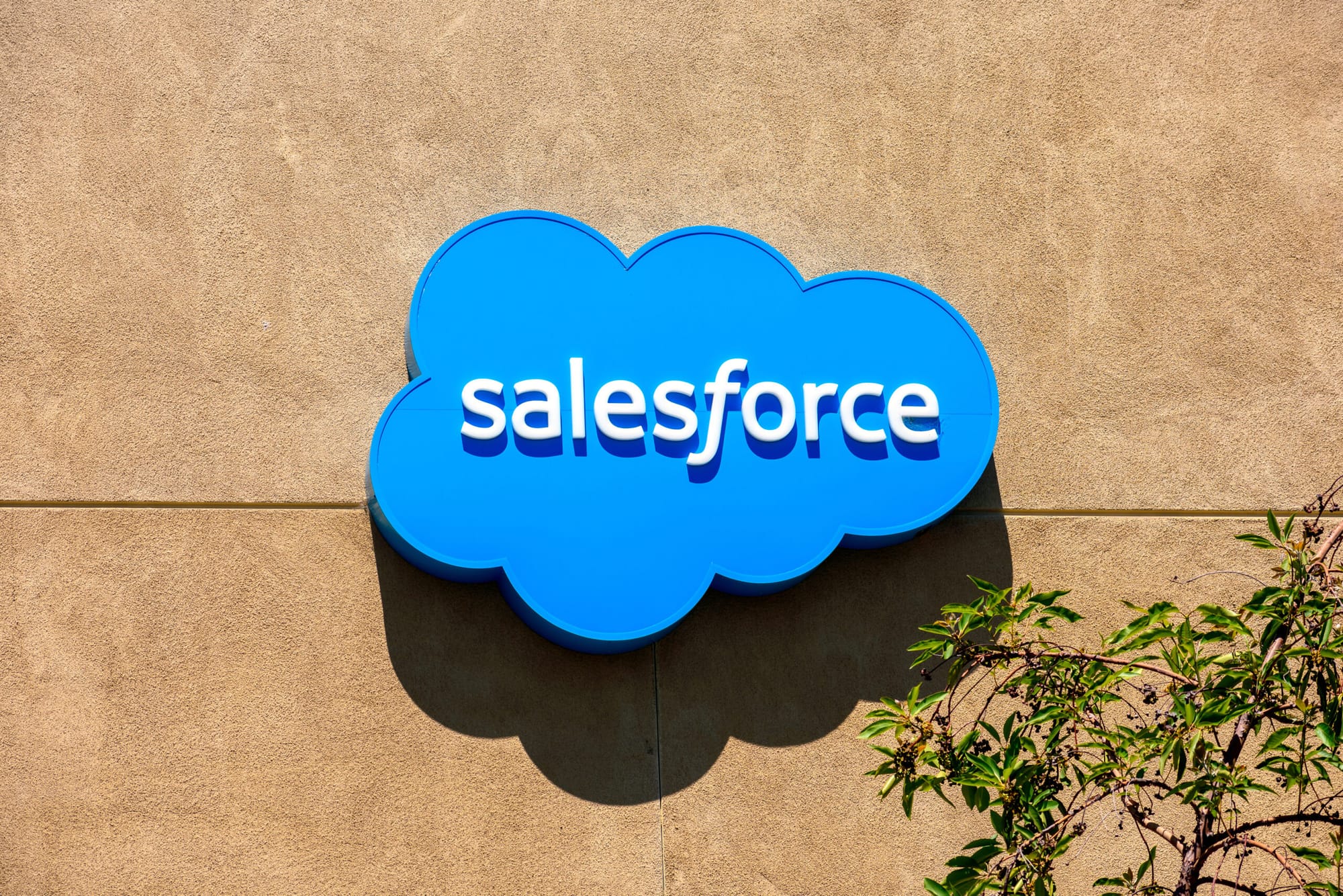 Starke Margen, schwacher Ausblick – warum ich bei Salesforce noch zögere